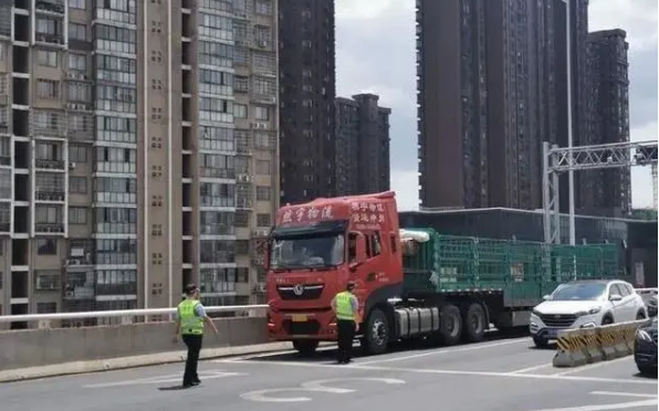 【昆玉高速通车】部分货车限行至12月28日