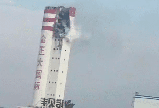 新闻丨突发！山东一集团发生连续爆炸，高塔被炸出缺口！