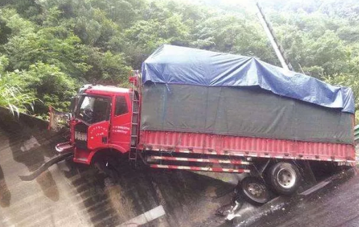 打哈欠=疲劳驾驶？双驾换班也扣6分罚200？这样的疲劳驾驶制度让人更疲劳！