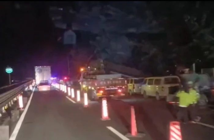 京哈高速辽宁段一桥梁垮塌？官方：桥梁结构损伤，已去现场调查